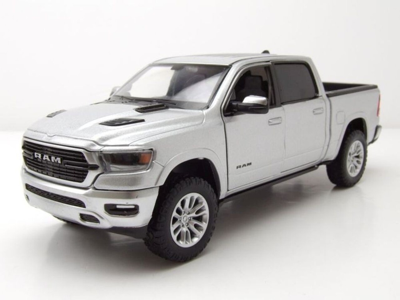 Dodge Dodge RAM 1500 Crew Cab Laramie 2019 - 1:27 - Motor Max Dodge Dodge RAM 1500 Crew Cab Laramie 2019 - 1:27 - Motor Max