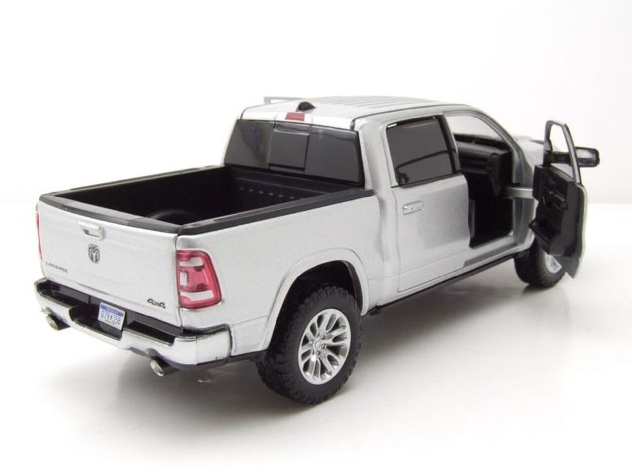 Dodge Dodge RAM 1500 Crew Cab Laramie 2019 - 1:27 - Motor Max Dodge Dodge RAM 1500 Crew Cab Laramie 2019 - 1:27 - Motor Max