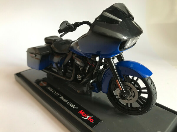Harley Davidson Harley Davidson CVO Road Glide 2018 - 1:18 - Maisto Harley Davidson Harley Davidson CVO Road Glide 2018 - 1:18 - Maisto