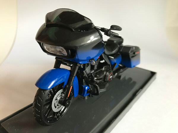 Harley Davidson Harley Davidson CVO Road Glide 2018 - 1:18 - Maisto Harley Davidson Harley Davidson CVO Road Glide 2018 - 1:18 - Maisto