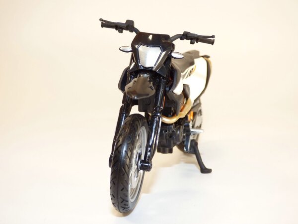 KTM KTM 690 SMC R - 1:18 - Maisto KTM KTM 690 SMC R - 1:18 - Maisto