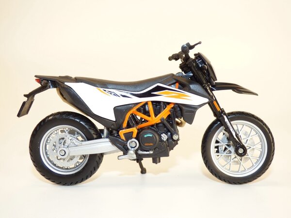 KTM KTM 690 SMC R - 1:18 - Maisto KTM KTM 690 SMC R - 1:18 - Maisto