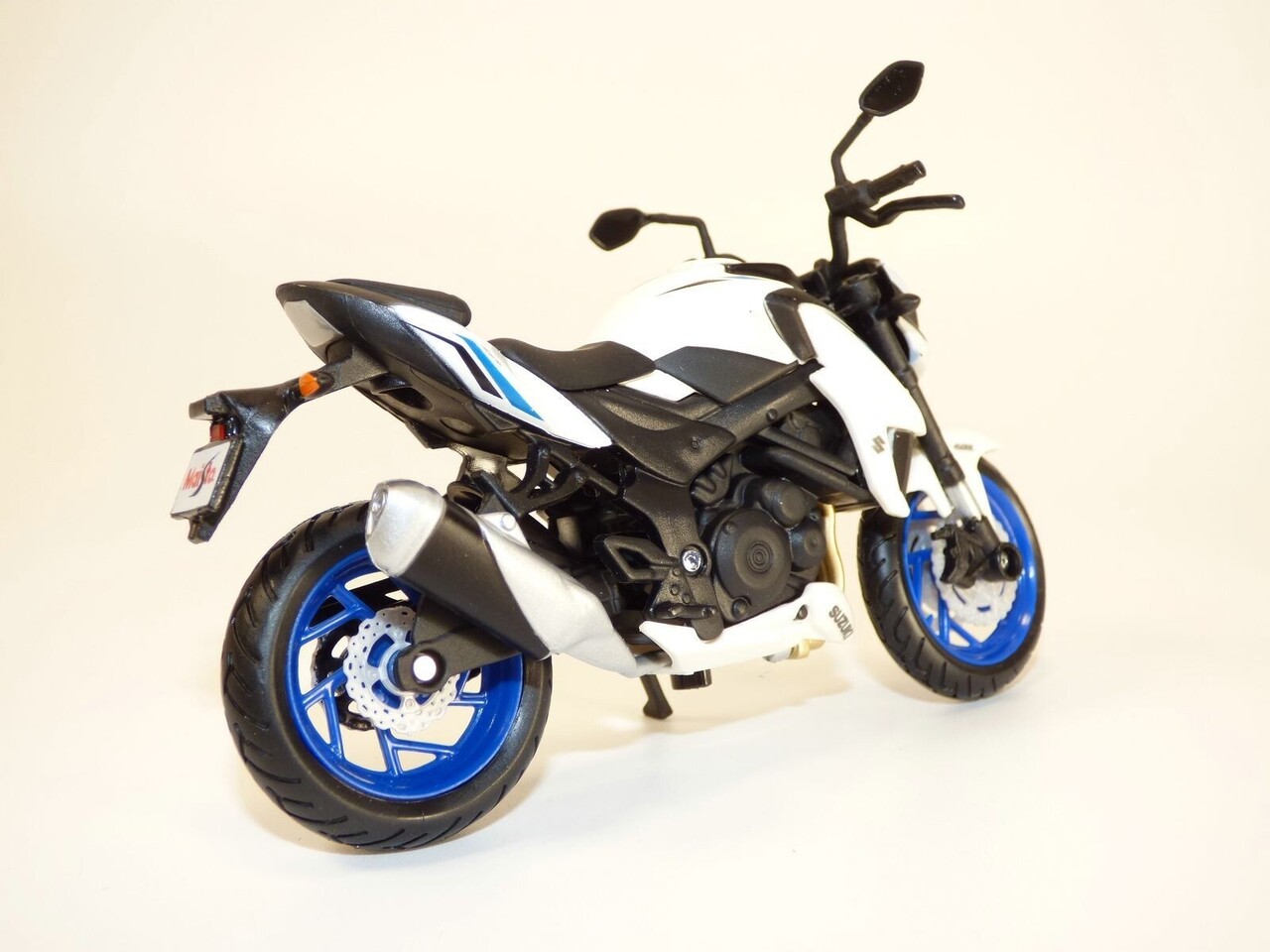 Suzuki Suzuki GSX-S750 ABS 2019 - 1:18 - Maisto Suzuki Suzuki GSX-S750 ABS 2019 - 1:18 - Maisto