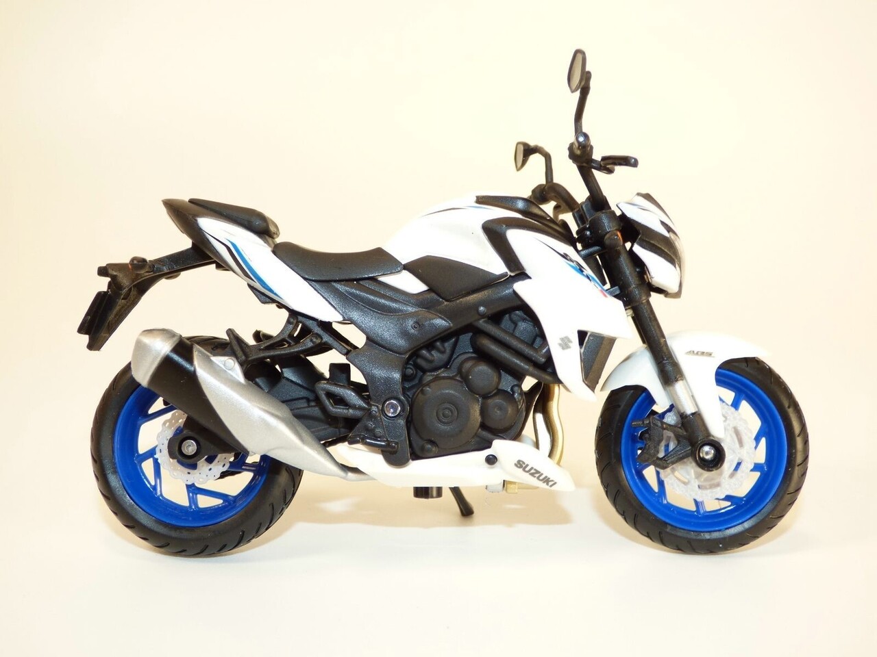 Suzuki Suzuki GSX-S750 ABS 2019 - 1:18 - Maisto Suzuki Suzuki GSX-S750 ABS 2019 - 1:18 - Maisto