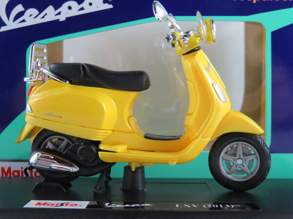 Vespa Vespa LXV 2013 - 1:18 - Maisto