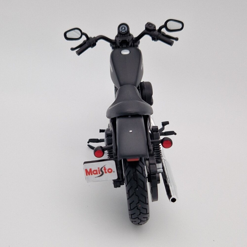 Harley Davidson Harley-Davidson Sportster Iron 883 2014 - 1:12 - Maisto