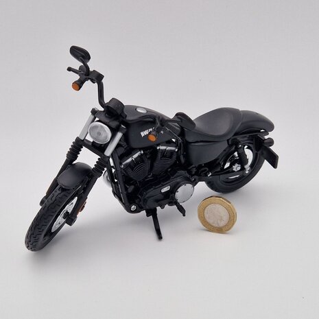Harley Davidson Harley-Davidson Sportster Iron 883 2014 - 1:12 - Maisto