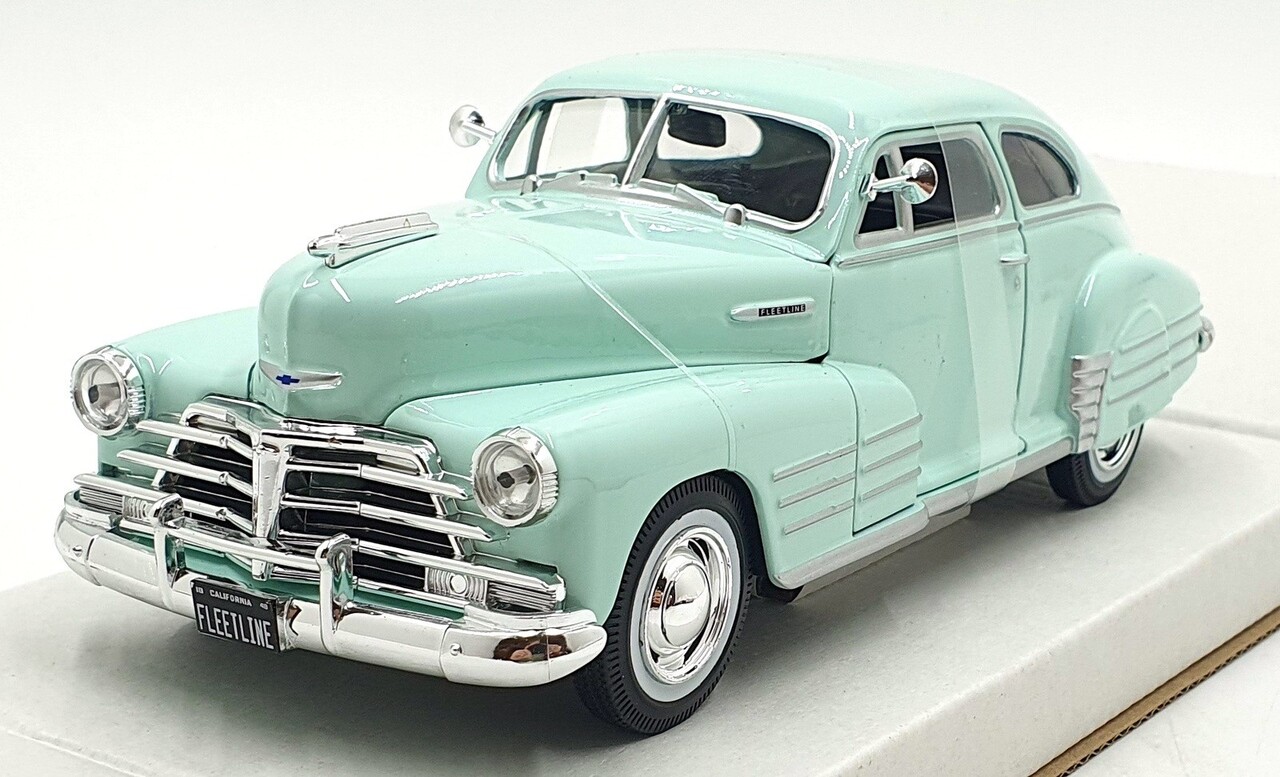 Chevrolet Chevrolet Fleetline Aerosedan 1948 - 1:24 - Maisto