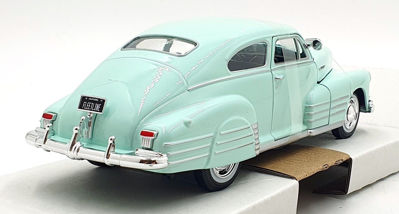 Chevrolet Chevrolet Fleetline Aerosedan 1948 - 1:24 - Maisto