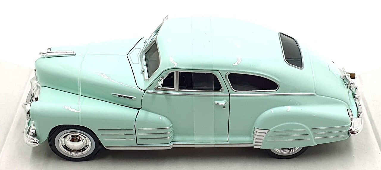 Chevrolet Chevrolet Fleetline Aerosedan 1948 - 1:24 - Maisto