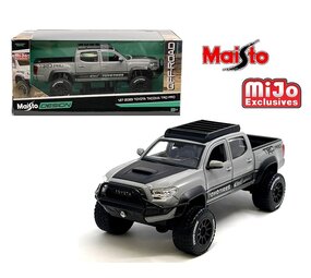 Toyota Toyota Tacoma TRD  Off Road Pick-Up Truck 2023  - 1:27 - Maisto