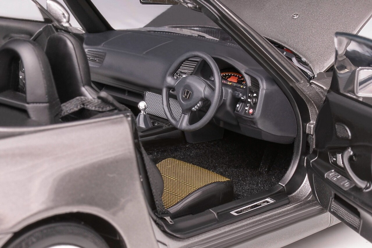 Honda Honda S2000 Type S Hard Top + Engine + Accessories 2007 - 1:18 - MotorHelix