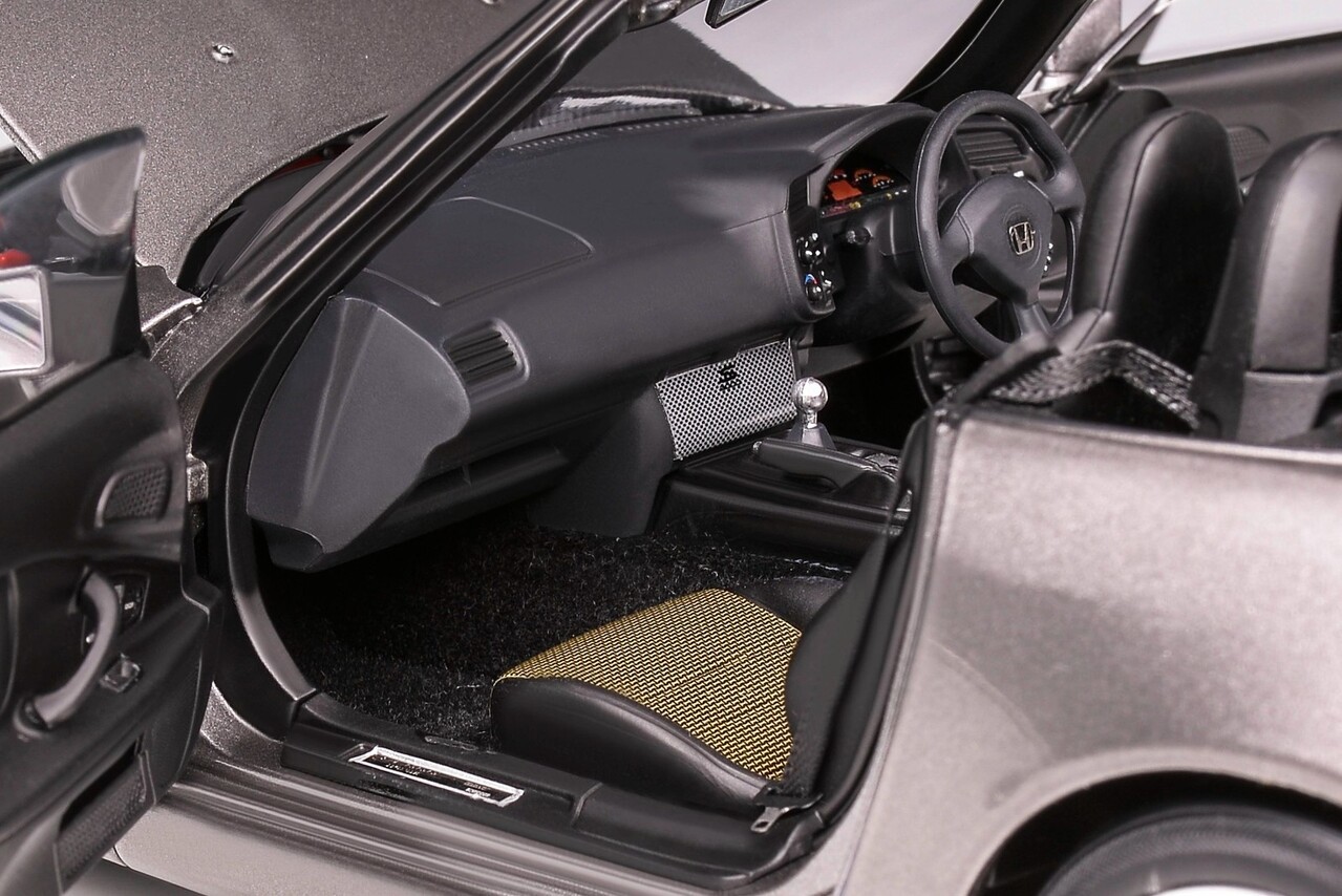 Honda Honda S2000 Type S Hard Top + Engine + Accessories 2007 - 1:18 - MotorHelix