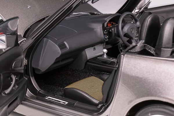 Honda Honda S2000 Type S Hard Top + Engine + Accessories 2007 - 1:18 - MotorHelix