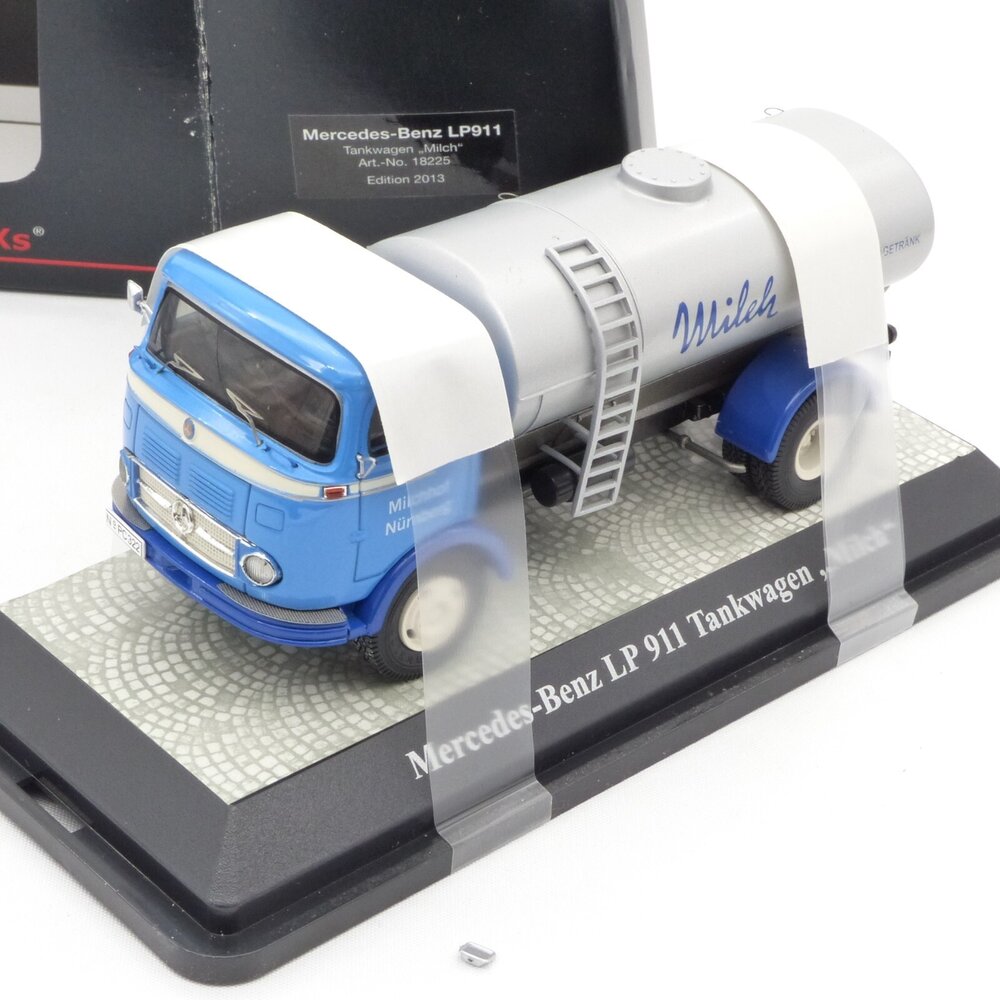 Mercedes-Benz Mercedes-Benz LP911 Milk Transporter - 1:43 - Premium ClassiXXs