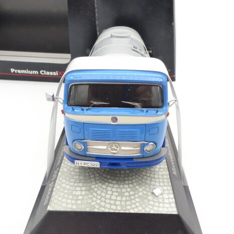 Mercedes-Benz Mercedes-Benz LP911 Milk Transporter - 1:43 - Premium ClassiXXs