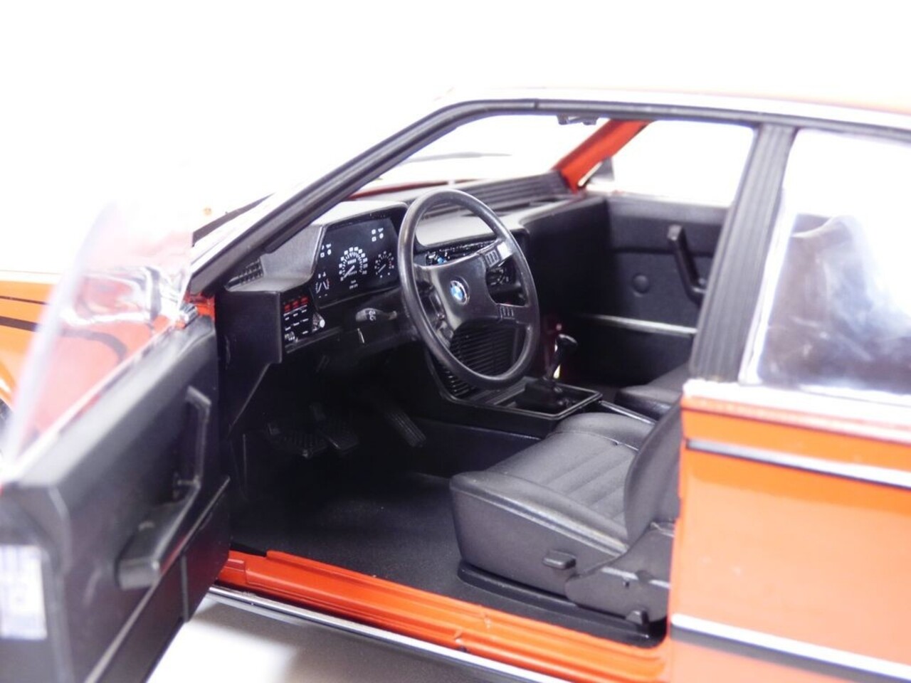 BMW BMW 6-Series 635 CSi (E24) Coupe 1984 - 1:18 - Solido