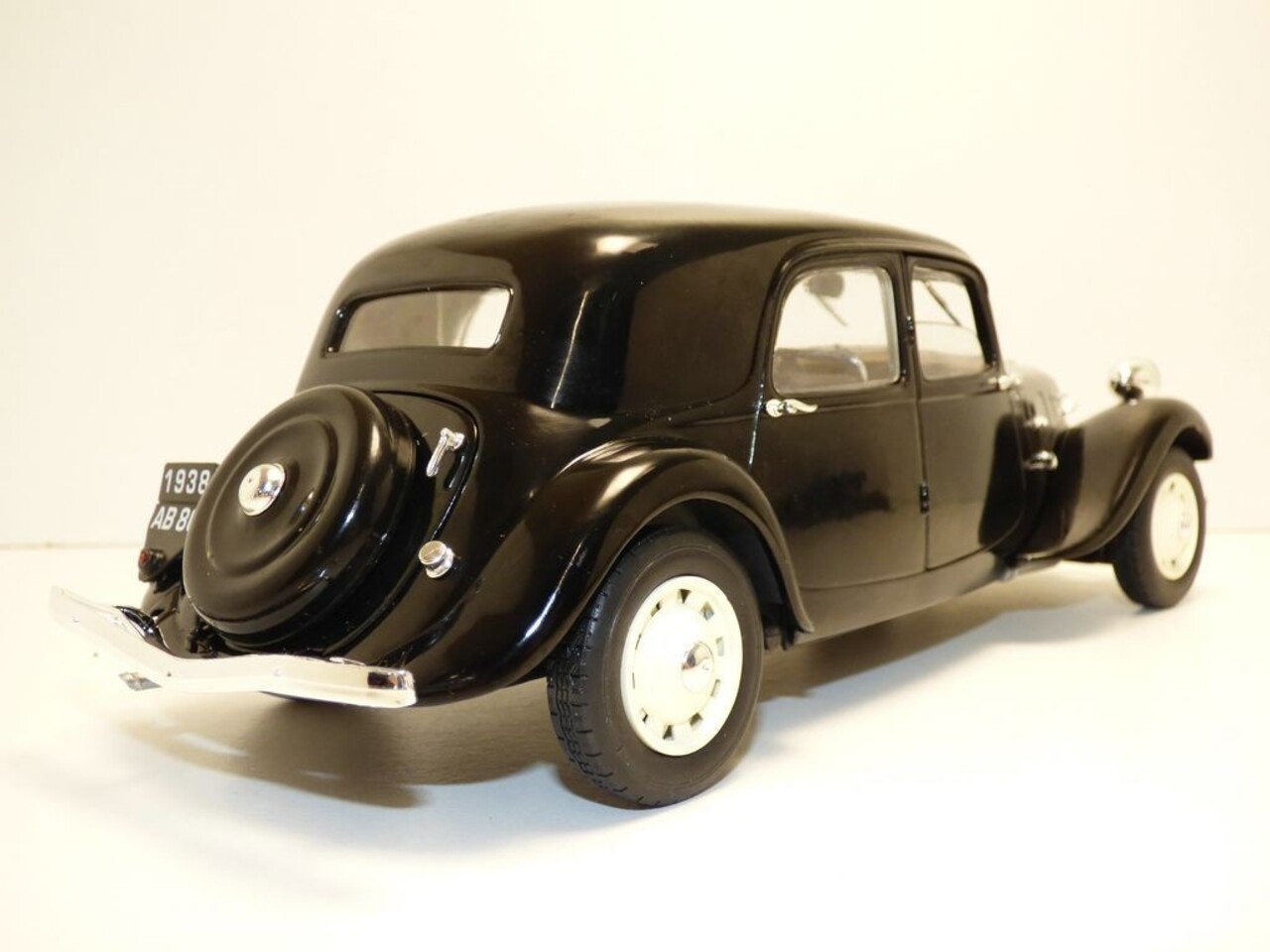 Citroën Citroen Traction 11 CV 1937  - 1:18 - Solido
