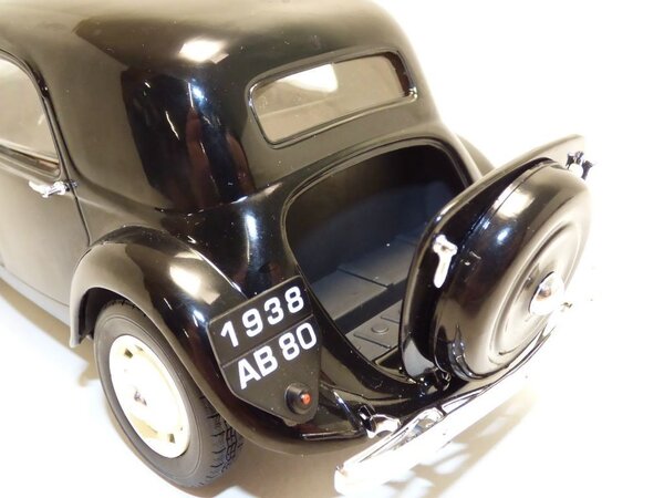 Citroën Citroen Traction 11 CV 1937  - 1:18 - Solido