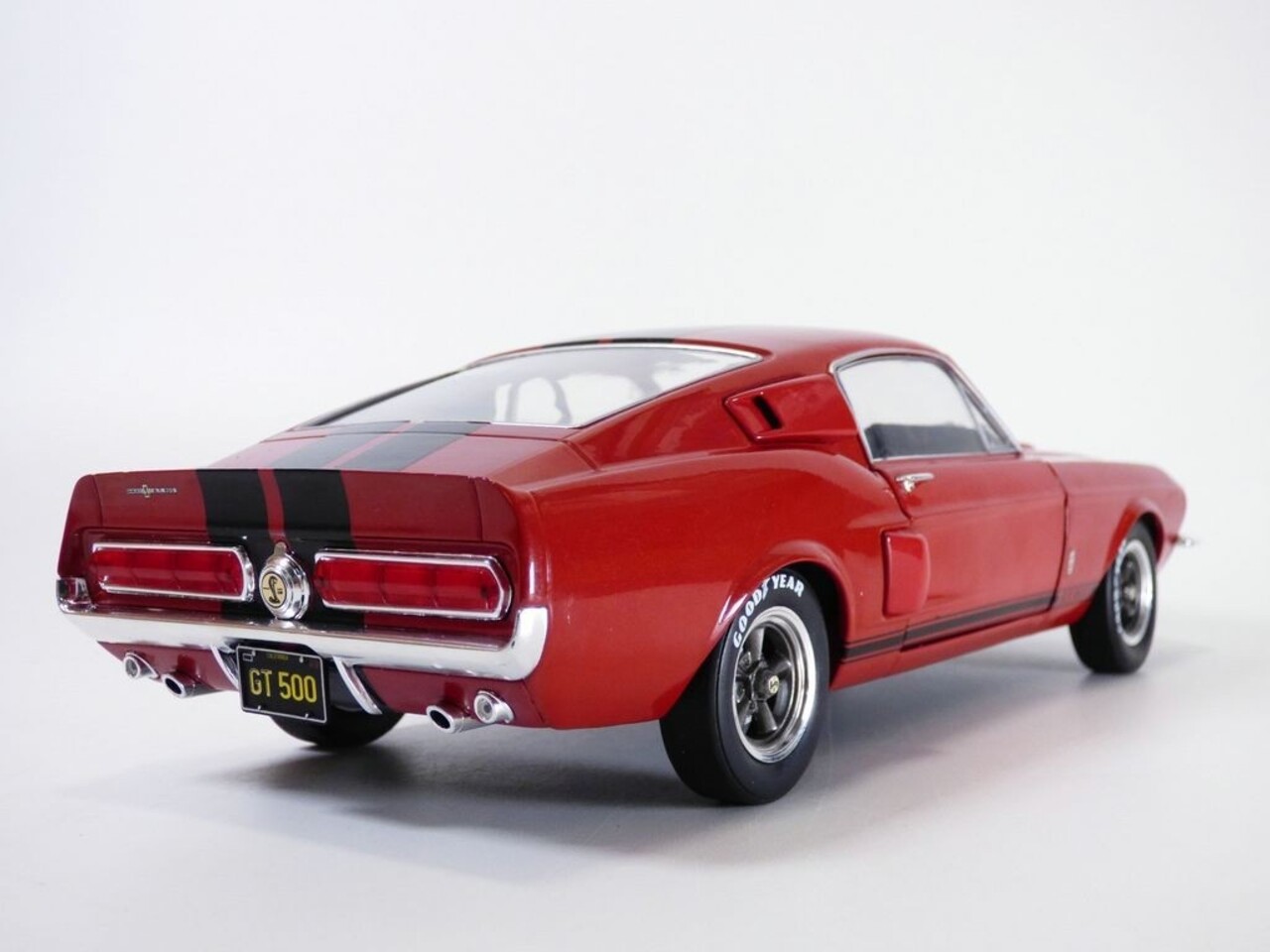 Ford Ford Shelby Mustang GT500 1967 - 1:18 - Solido