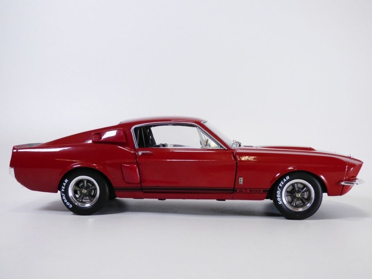 Ford Ford Shelby Mustang GT500 1967 - 1:18 - Solido