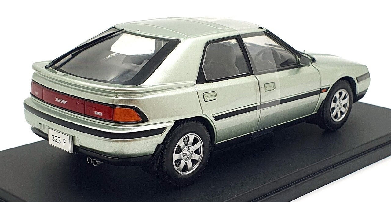 Mazda Mazda 323 F 1989 - 1:24 - Whitebox