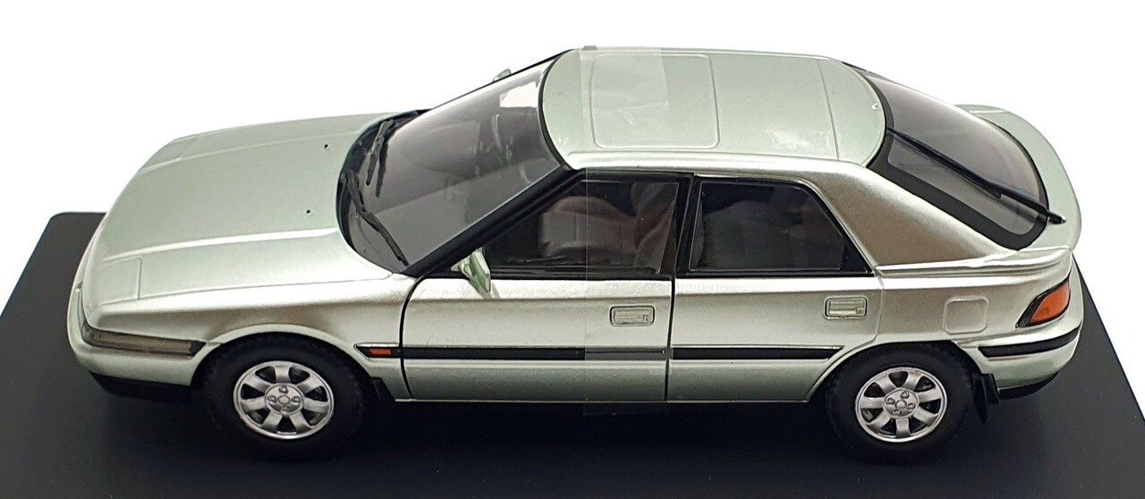 Mazda Mazda 323 F 1989 - 1:24 - Whitebox