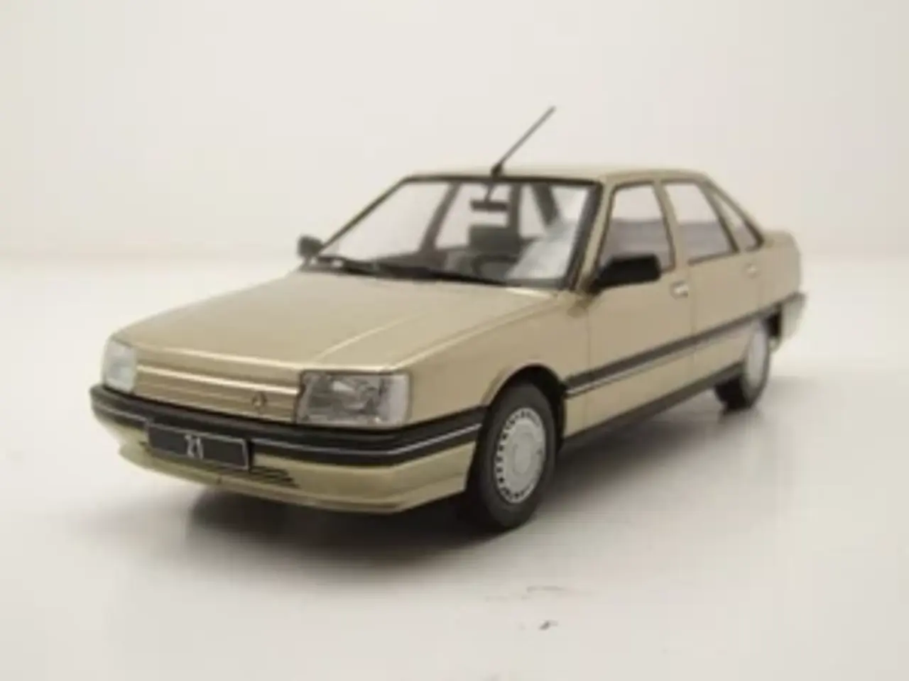 Renault Renault 21 1986 - 1:24 - Whitebox