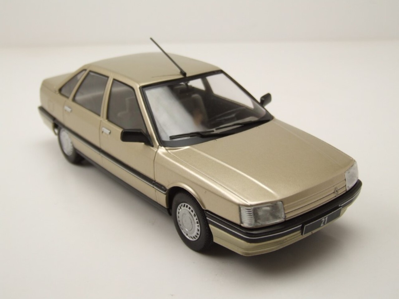 Renault Renault 21 1986 - 1:24 - Whitebox