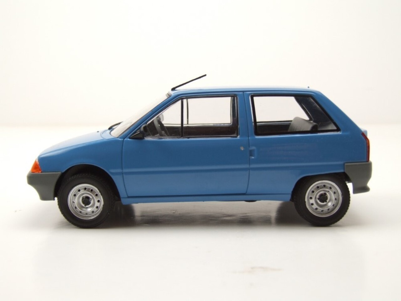 Citroën Citroën AX 1986 - 1:24 - Whitebox