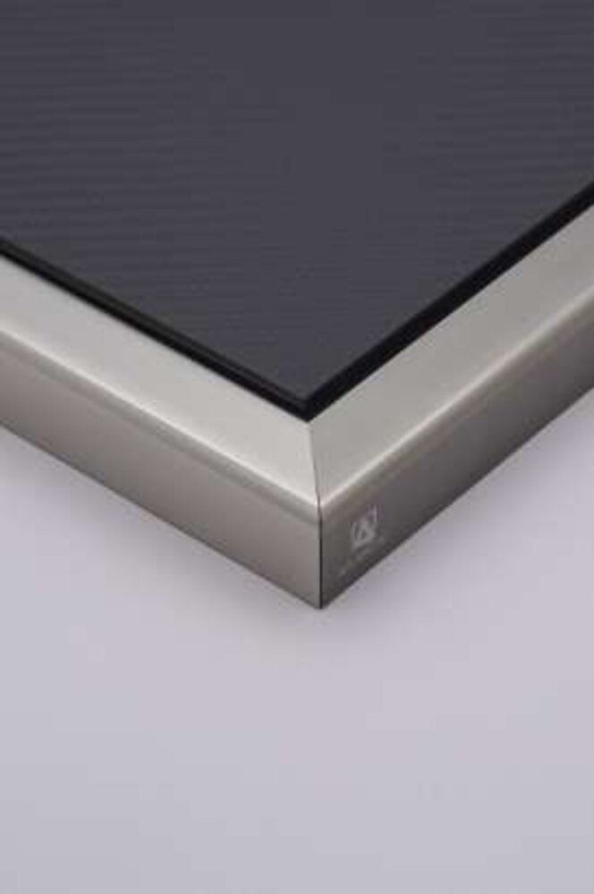 Atlantic Display Case + Black Carbon + Metal Base - 1:24 - Atlantic