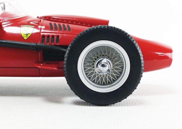 Formule 1 Ferrari Dino 246 #1 Winner British GP 1958 - 1:18 - CMR Classic Model Replicars