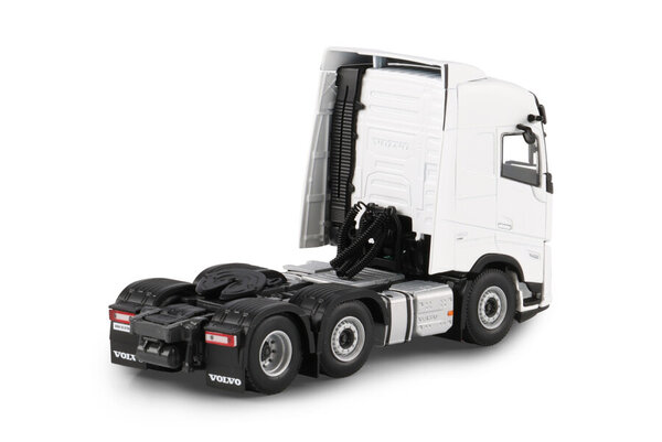 Volvo Volvo FH Aero Globetrotter 6x2 Twin Steer - 1:50 - WSI Models