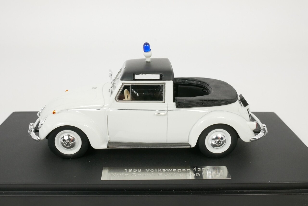 Volkswagen Volkswagen Maggiolino Beetle Semiconvertible Open Police 1958 - 1:43 - Matrix Scale Models