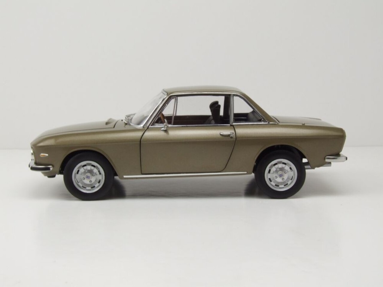 Lancia Lancia Fulvia 1971 - 1:18 - Norev Lancia Lancia Fulvia 1971 - 1:18 - Norev