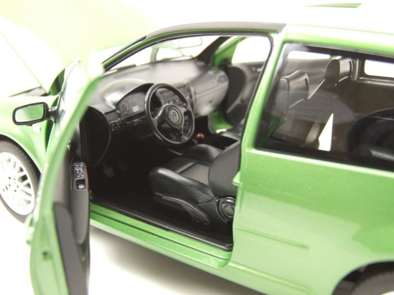 Volkswagen Volkswagen Golf GTi 1998 - 1:18 - Norev Volkswagen Volkswagen Golf GTi 1998 - 1:18 - Norev