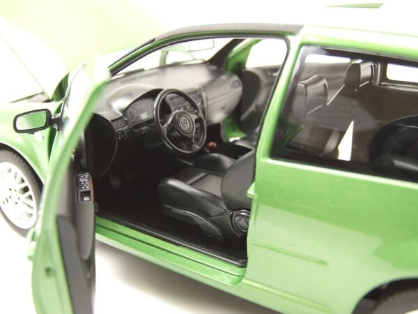 Volkswagen Volkswagen Golf GTi 1998 - 1:18 - Norev Volkswagen Volkswagen Golf GTi 1998 - 1:18 - Norev