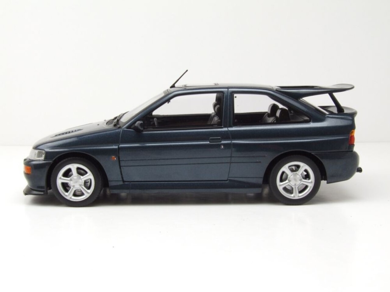 Ford Ford Escort Cosworth 1992 - 1:18 - Norev Ford Ford Escort Cosworth 1992 - 1:18 - Norev
