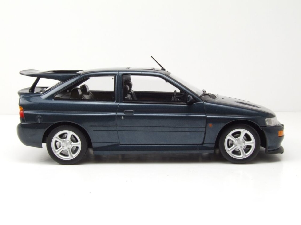 Ford Ford Escort Cosworth 1992 - 1:18 - Norev Ford Ford Escort Cosworth 1992 - 1:18 - Norev
