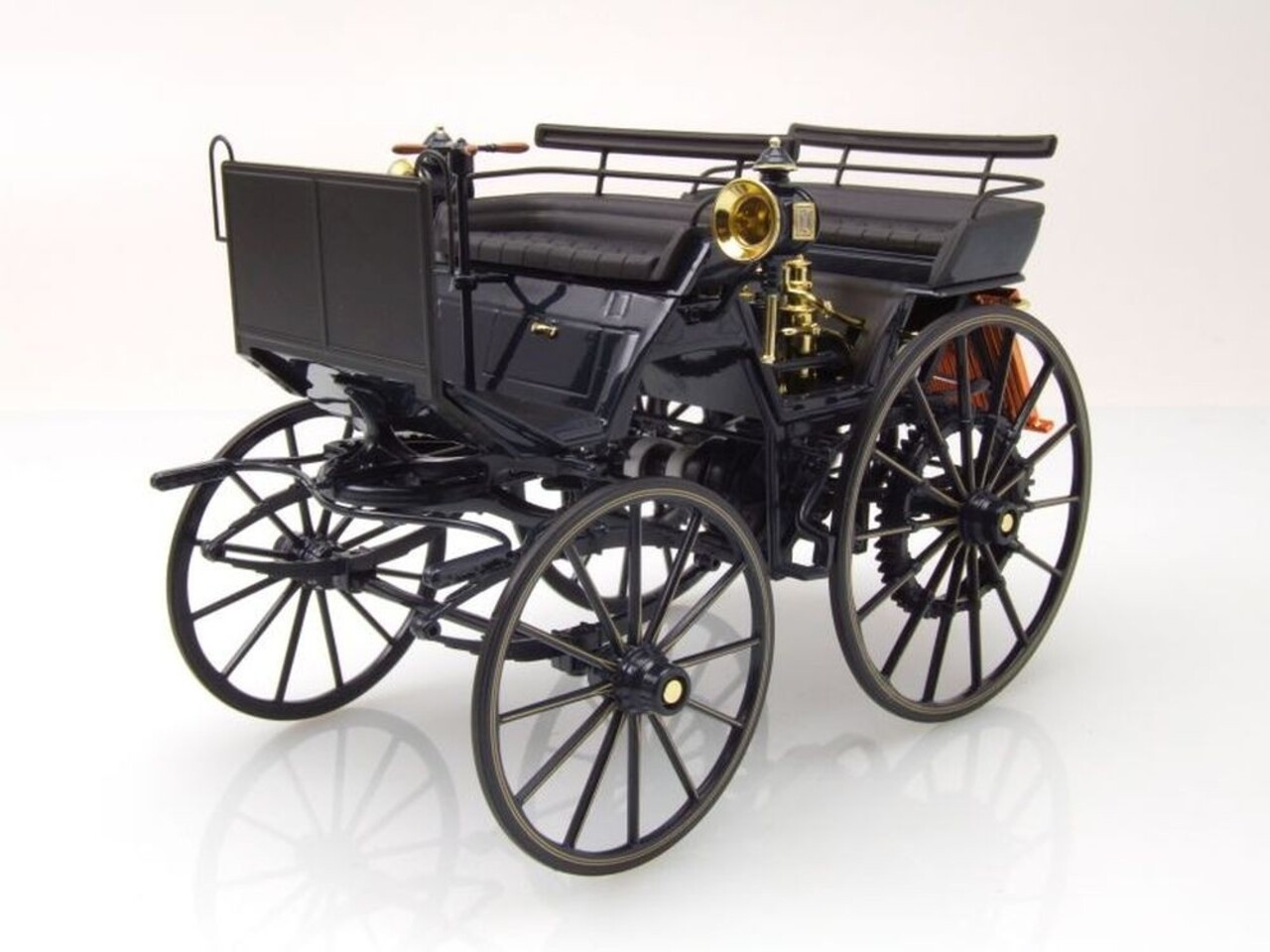 Daimler Daimler Motorkutsche 1886 - 1:18 - Norev Daimler Daimler Motorkutsche 1886 - 1:18 - Norev