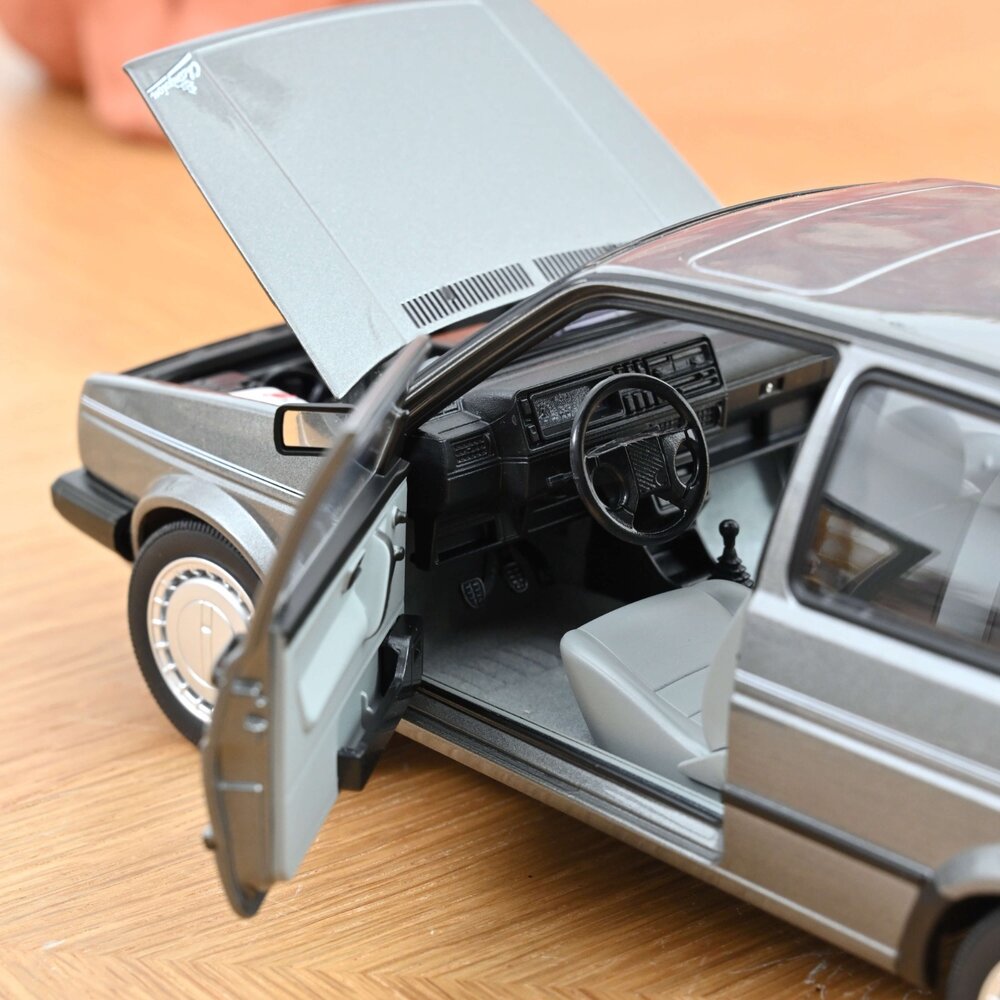 Volkswagen Volkswagen Golf Champion 1989 - 1:18 - Norev Volkswagen Volkswagen Golf Champion 1989 - 1:18 - Norev
