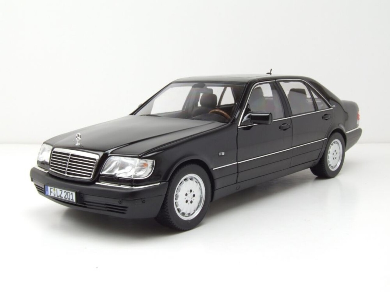Mercedes-Benz Mercedes-Benz S600 1997 - 1:18 - Norev
