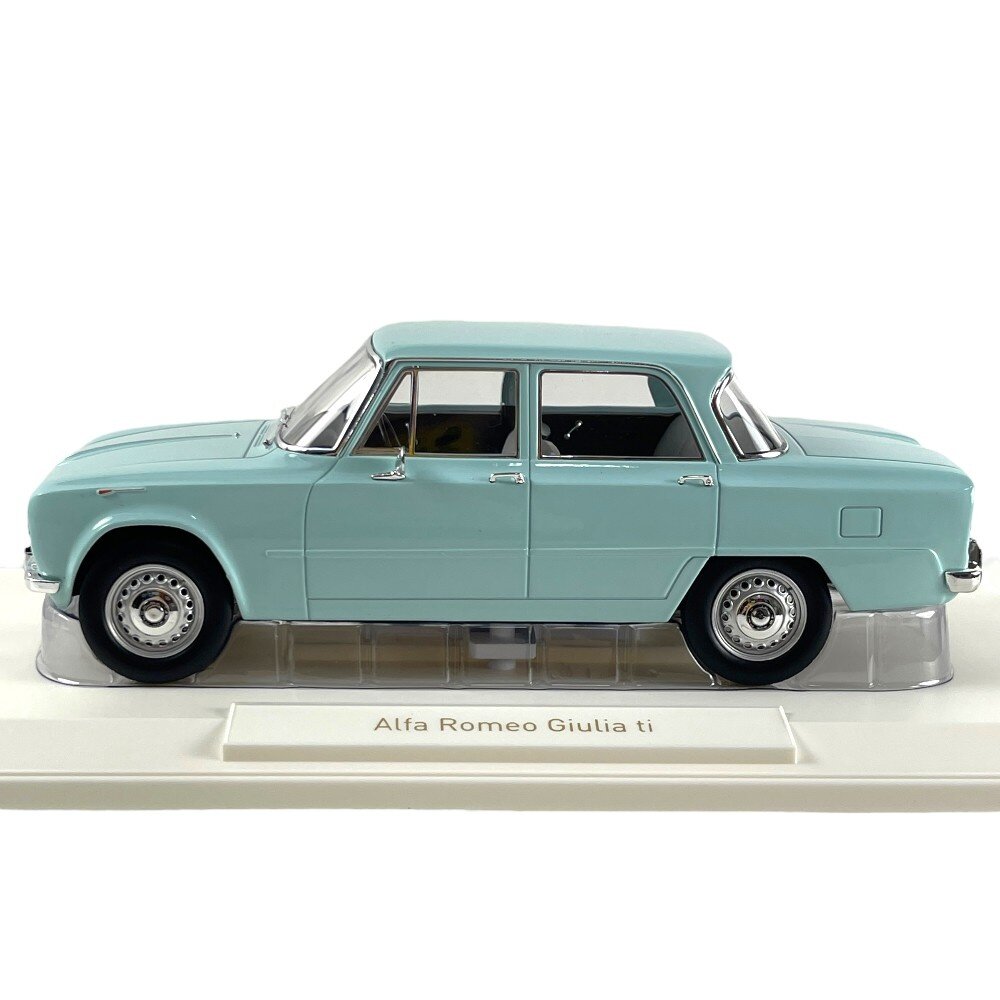 Alfa Romeo Alfa Romeo Giulia Ti 1964 - 1:18 - Norev