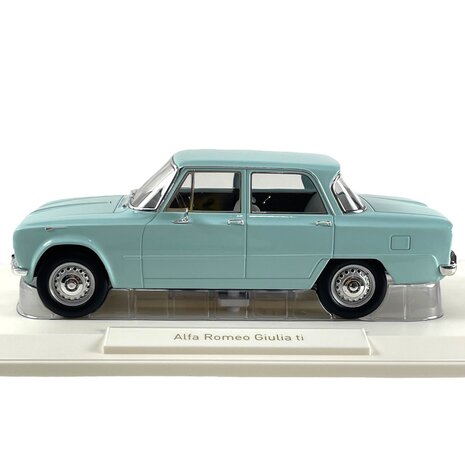 Alfa Romeo Alfa Romeo Giulia Ti 1964 - 1:18 - Norev