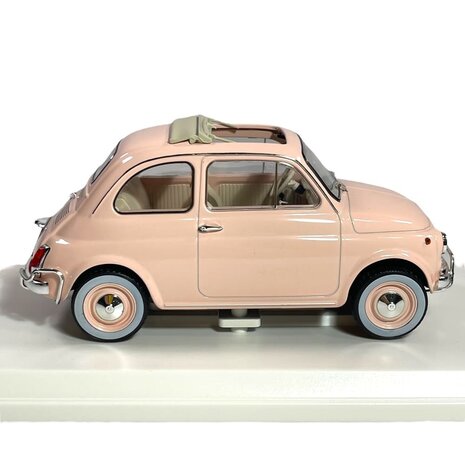 Fiat Fiat 500 L 1968 + 'Special Birth Pack' - 1:18 - Norev