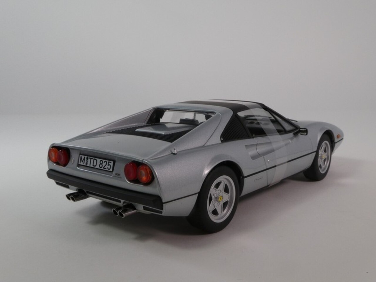 Ferrari Ferrari 308 GTS 1982 - 1:18 - Norev Ferrari Ferrari 308 GTS 1982 - 1:18 - Norev