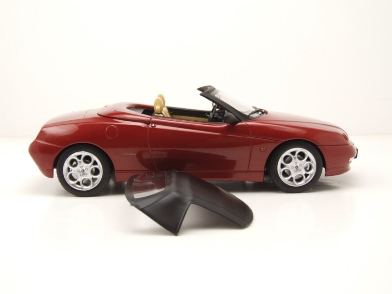 Alfa Romeo Alfa Romeo Spider 1999 - 1:18 - Norev Alfa Romeo Alfa Romeo Spider 1999 - 1:18 - Norev
