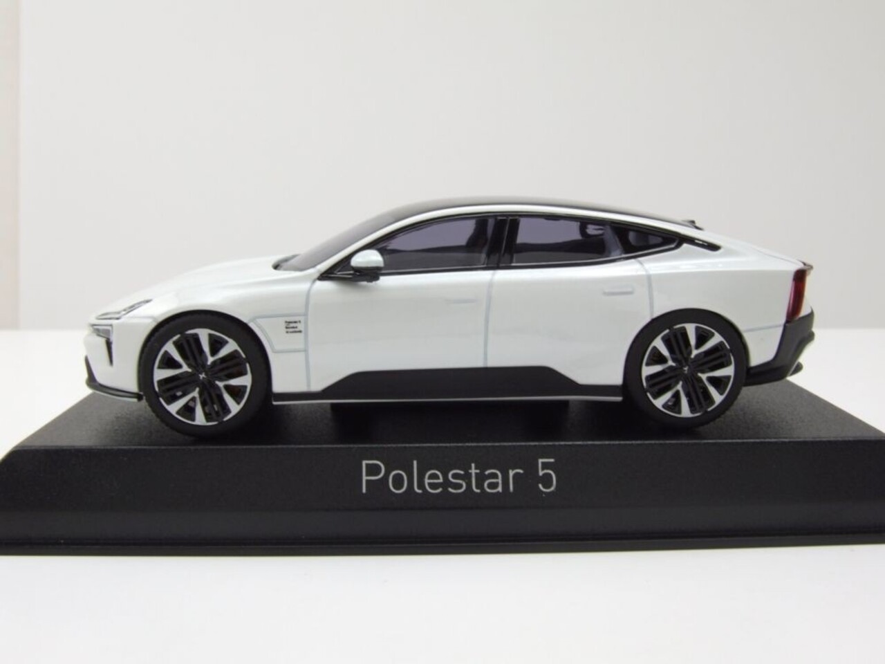 Polestar Polestar 5 2025 - 1:43 - Norev Polestar Polestar 5 2025 - 1:43 - Norev