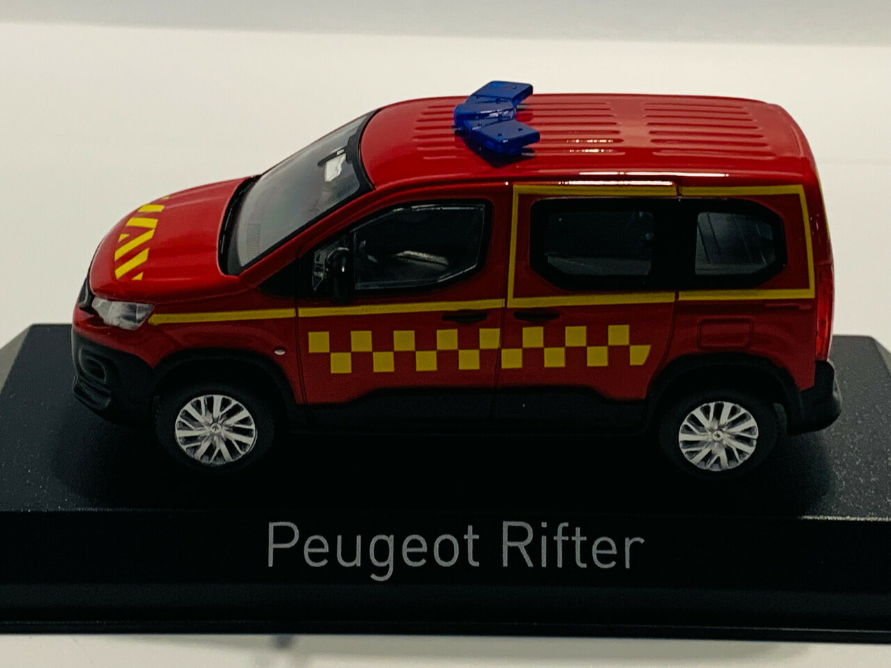 Peugeot Peugeot Rifter 2019 Fire Department - 1:43 - Norev Peugeot Peugeot Rifter 2019 Fire Department - 1:43 - Norev