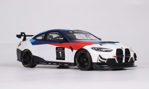 BMW BMW M4 GT4 Presentation 2022 - 1:18 - Otto Mobile Models BMW BMW M4 GT4 Presentation 2022 - 1:18 - Otto Mobile Models